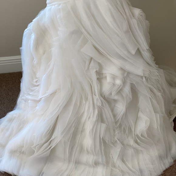 Essense of Australia D1932 - Picture 4 of 8